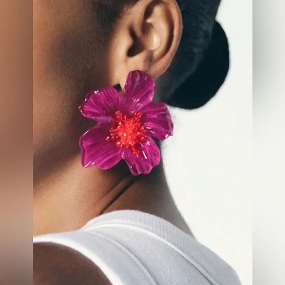 Flower statement earrings N1282